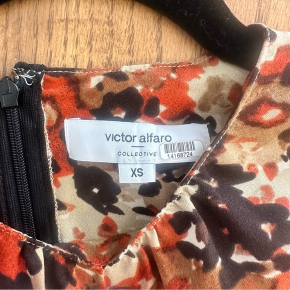 Victor Alfaro Collective Blouse Brown Painted Floral Peplum Top Size XS - Picture 12 of 13